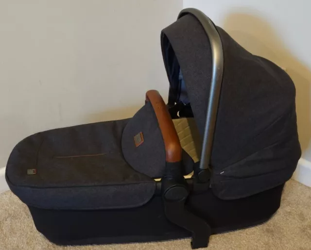 Silver Cross Wave Carrycot With Hood,  Apron, Bar & Mattress Granite Free P&P