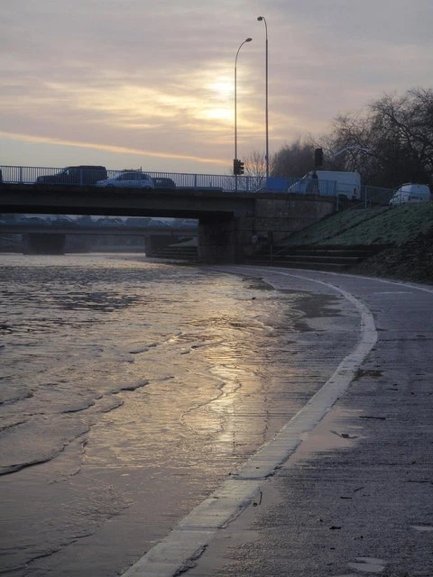 Photo 6x4 River Exe at Exe Bridge North Exeter The river is still high af c2009