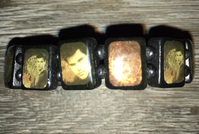 The Twilight Saga - Breaking Dawn Part 1 - Jacobs Wooden Bracelet