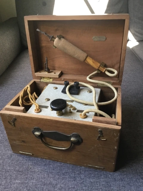 Ancen Pyrograveur L'Artsan Pratque 110v avec sa bote & notce