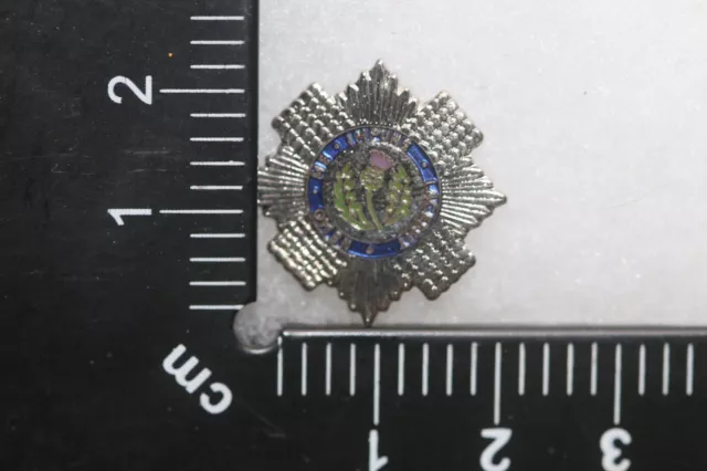 British Army Scots Guards Metal Enamel Lapel / Hat  Cap Pin Badge