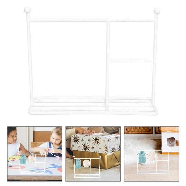 Pequeño estante de ropa resistente para arreglos de ropa