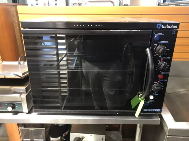 Moffat TURBOFAN E311 Moffat Electric Convection Oven 4 Half Size Pans