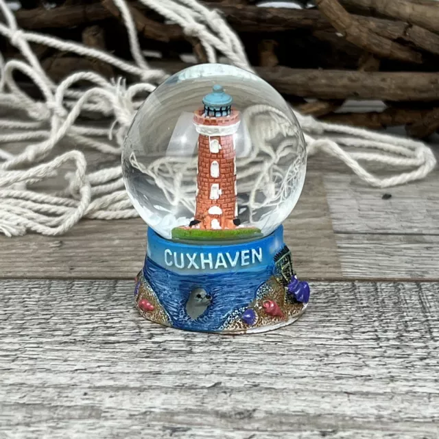 Schneekugel Ø 4,5cm Cuxhaven Leuchtturm 6,5cm hoch