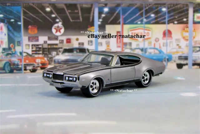 1968 68 Oldsmobile Rocket 455 Cutlass 442 Collectible  1/64 Scale