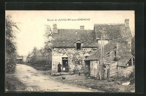 CPA Juvigny-sous-Andaine, One Road