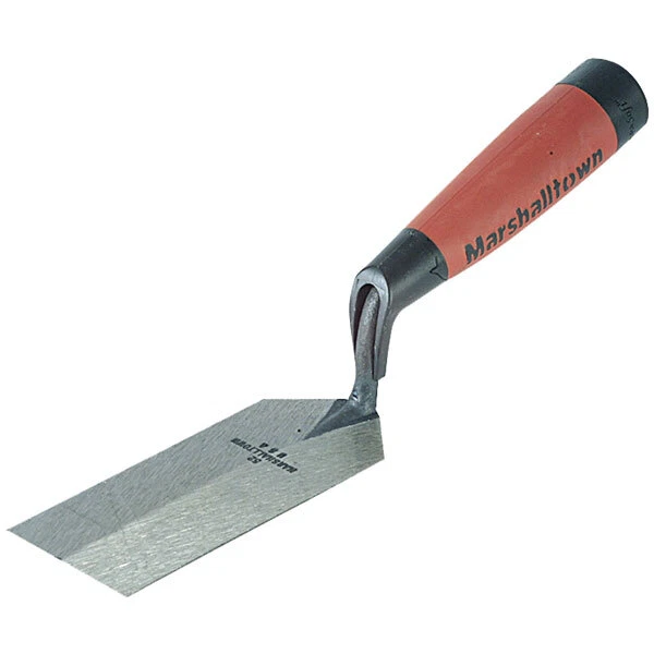 Truelle D’angle Extérieure Marshalltown – Inox – Poignée DuraSoft – Taille 108 X 25 Mm – Modèle 5767D