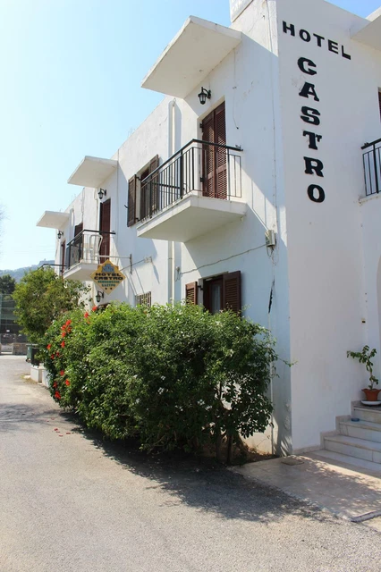 PROPRIETAIRE VEND HOTEL 18 CHAMBRES DANS L’ILE DE PATMOS DODECANESE GRECE  Terra 9