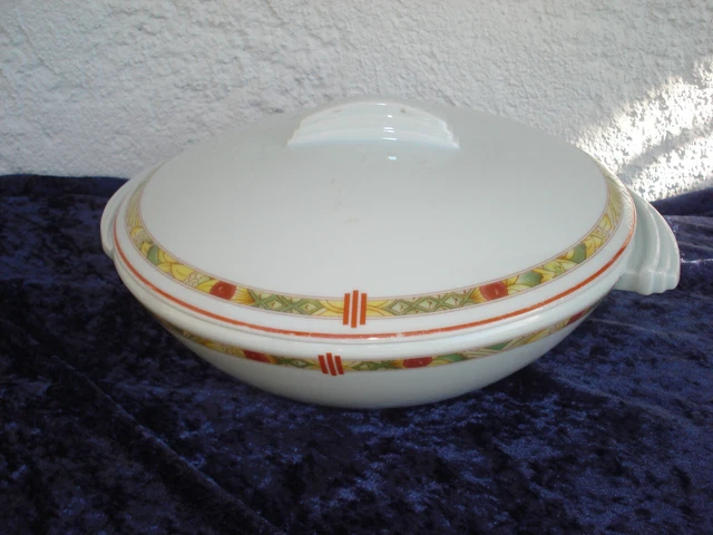 soupière ou légumier en porcelaine de Limoges modèle Valrias style art déco