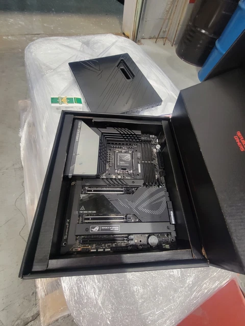 ASUS ROG MAXIMUS Z790 HERO Carte mère - LGA1700 Intel Z790