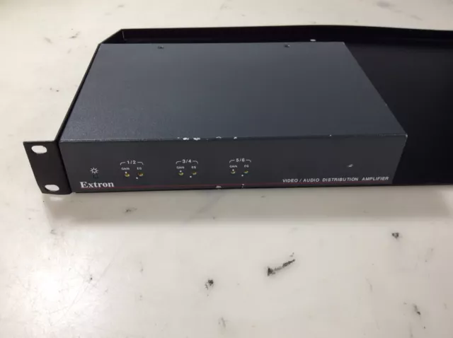 Amplificador de distribución serie EQ de video/audio Extron DA6VEQ con montaje en rack