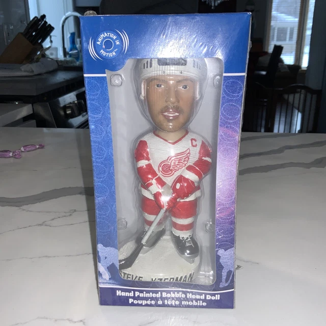 2002 HAND PAINTED BOBBLE HEAD DOLL - BOBBLE DOBBLES -  STEVE YZERMAN - Red Wings