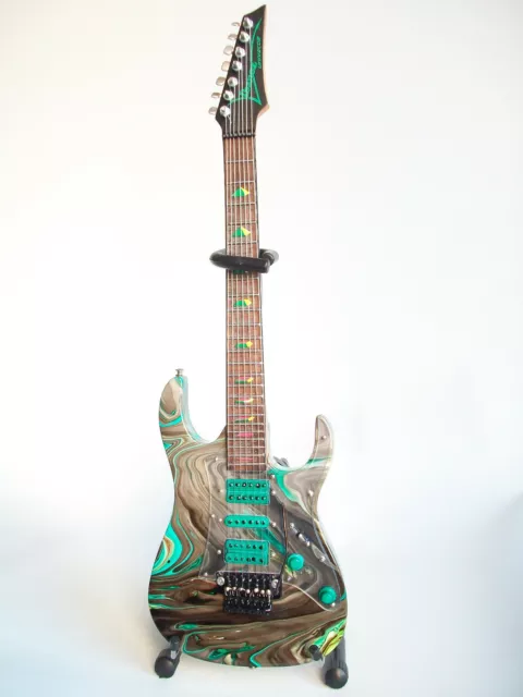 Guitare miniature Ibanez 7 cordes Universe - Steve Vai