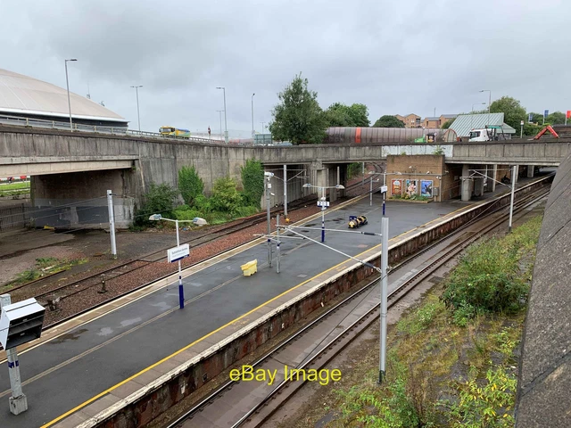 Photo 6x4 Exhibition Centre railway station Glasgow Platform 1 for trains c2019