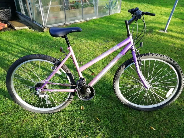 Universal ladies mountain shop bike