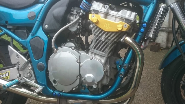 Suzuki Bandit 600 & 1200 Crash Mushrooms – Black Bobbins & Sliders By JAYBEEBIKERBITS