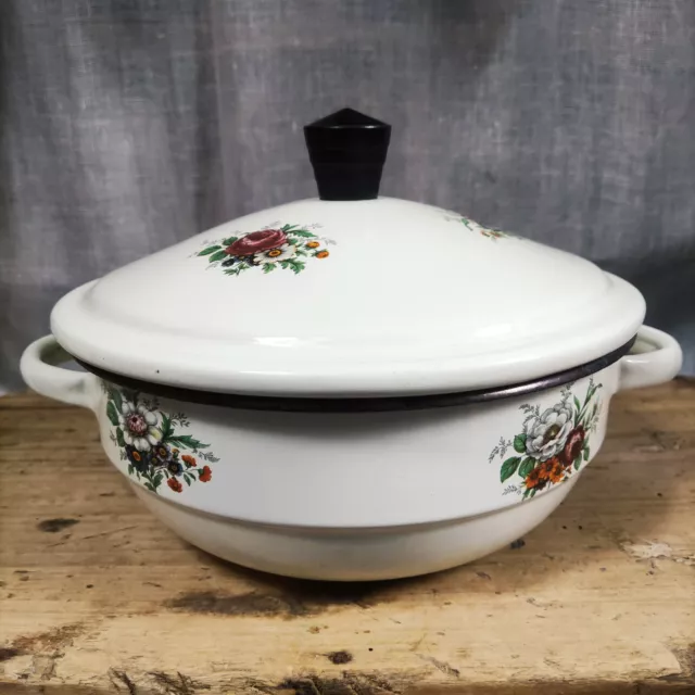 Ancienne cocotte- marmite en tôle émaillée déco fleurs des prés