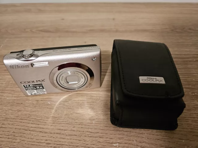 Nikon Coolpix S4000, Tested. No charger.