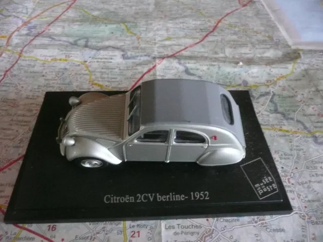 CITROËN 2cv Berline Postes 1952 Universal Hobbies 1/43 série Musée de La Poste