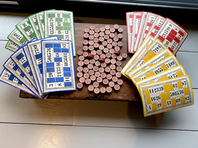 Pack Tapis de Jeu + 2 Jeux de Cartes + 100 Jetons : Jeux à boire sur Sparklers Club