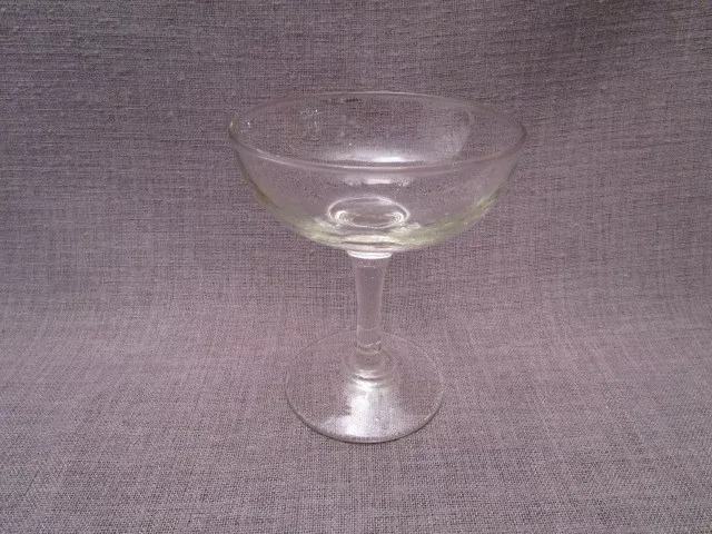Coupe a champagne ancienne