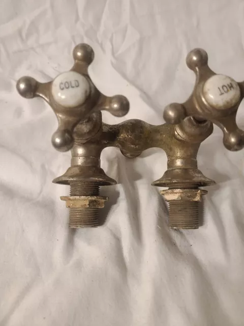 Antique Brass Claw Foot Bathtub Porcelain hot and cold Cap Faucet