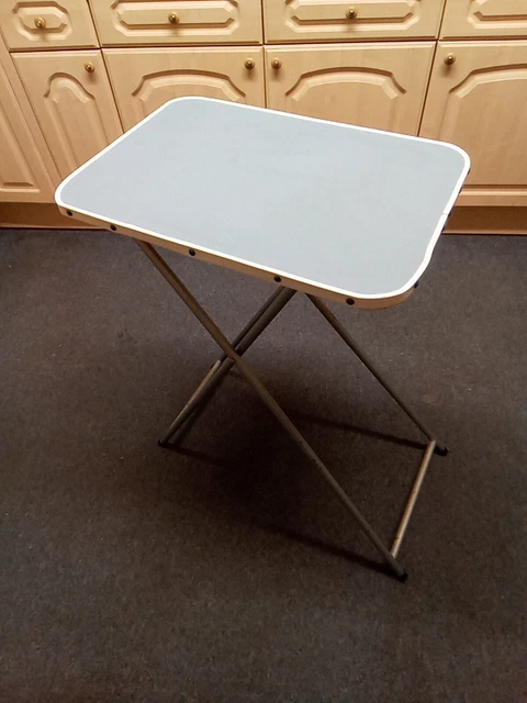 Adjustable Pyramid projector stand