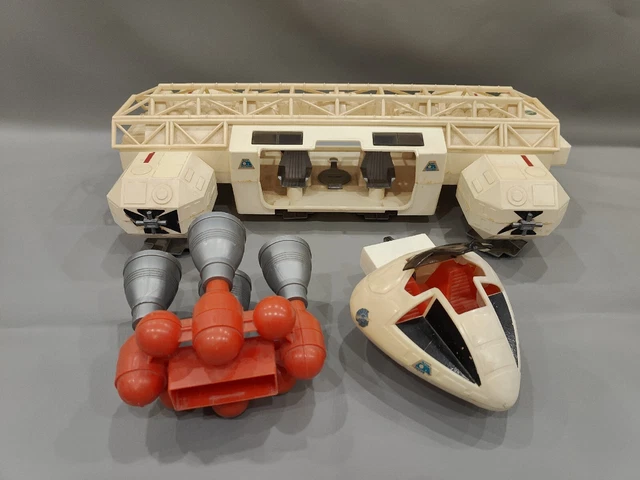 Vintage Mattel INCOMPLETE 1976 Space 1999 Eagle 1
