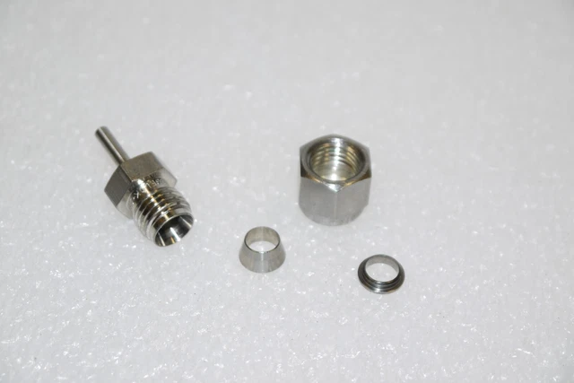 Swagelok SS-600-7-4 Female Connector – Stainless Steel – 3/8" OD Tube X 1/4" FNPT