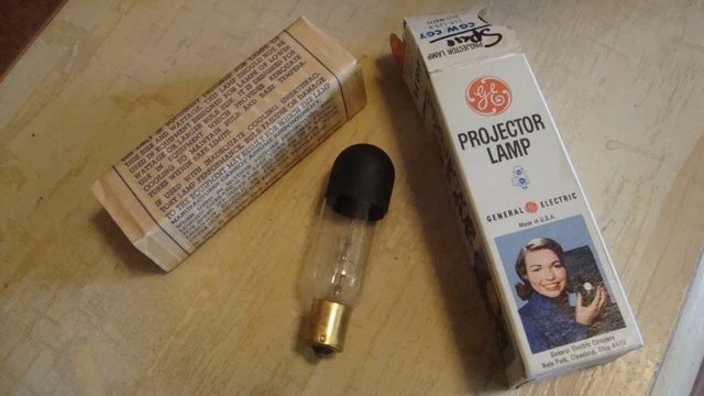GE Projector Lamp CGW / CGT 200 Watts 115-125V