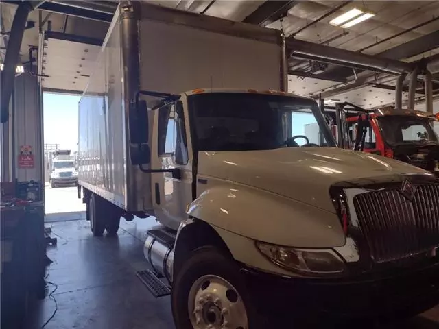 2015 International 4300 Box Truck - Maxforce Motor- Automatic - Runs and Drives