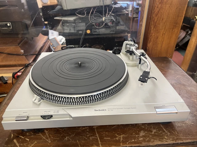 Technics Direct Drive SL-D2 Turntable  FULLY TESTED No Dust Cover New Cartridge