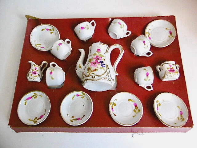 Ancienne Dinette En Porcelaine 1930/40 Avec Support Rouge - 15 Pièces Collection