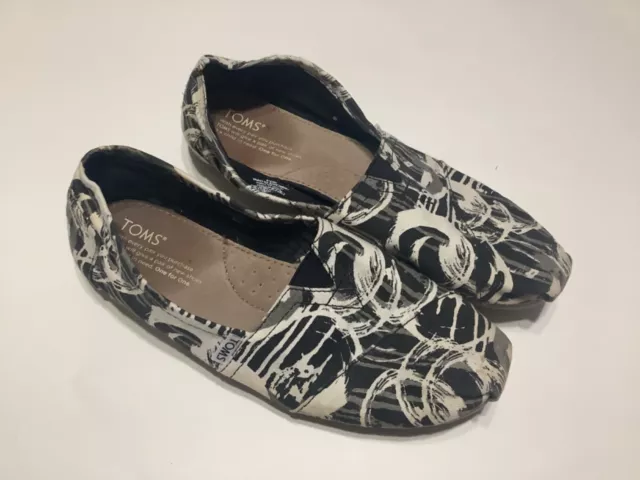 Toms Shoes Womens 8 Black with White Accent Print Slip On Flats Casual