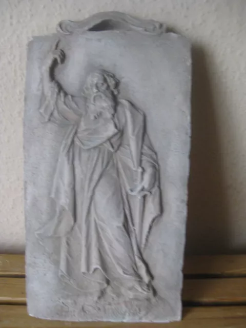 Relief nach Joachim Günther auf Ton  vermutlich Petrus???