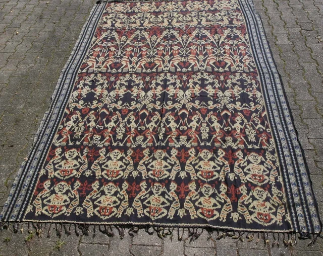 Magnificent beautifull, decorative, and versatile ceremonial Ikat from Sumba