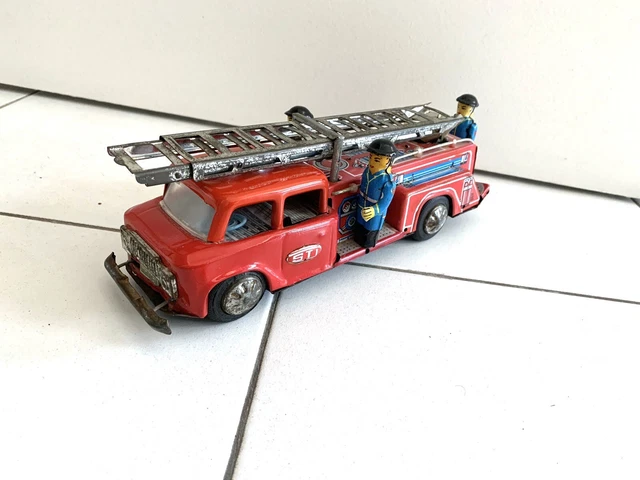 Camion De Pompiers En Tôle À Piles Vintage F.D. 6097 Nomura Camion De Pompiers En Tôle À Piles Vintage F.D. 6097 Nomura