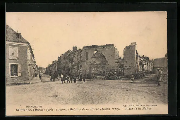 CPA Dormans, Place de la Mairie après la seconde Bataille de la Marne 1918