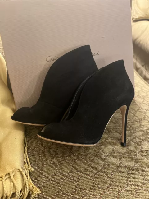 Gianvito Rossi Vamp Booties Black Suede Size 36 Peep Toe Ankle Boots NWB Gianvito Rossi Vamp Booties Black Suede Size 36 Peep Toe Ankle Boots NWB
