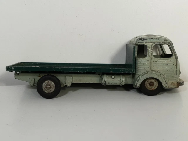 Dinky Toys 1:43 - 3 - Model car - ref. 33 C Simca Cargo Miroitier / ref. 25 CG Citroën
