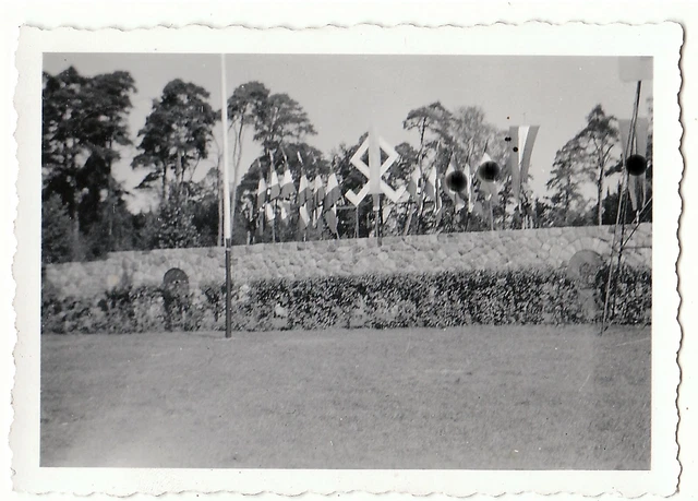 Foto Freiwillige Gebirgsdivision Prinz Eugen Paradeplatz 2WK Insignie WWII