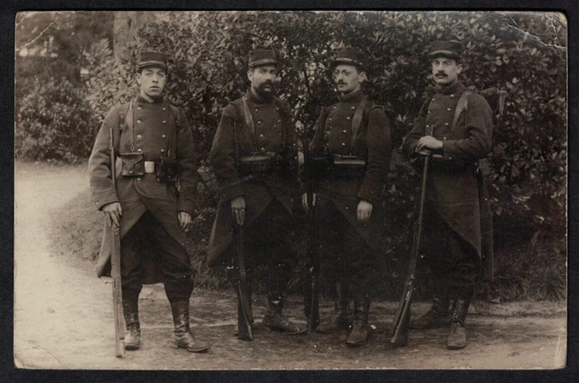 CPA -un groupe Soldat -N°7603 - Cartes postales militaria (14714082