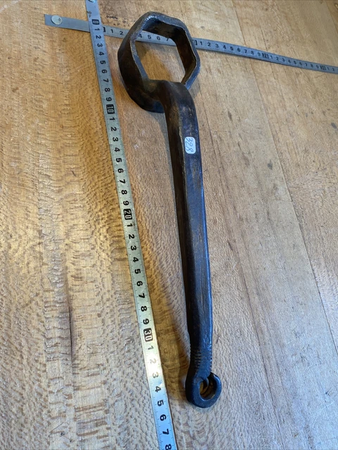 Ancienne Clé De Charron En Fer Forgé - Outil D'atelier Authentique 33 Cm