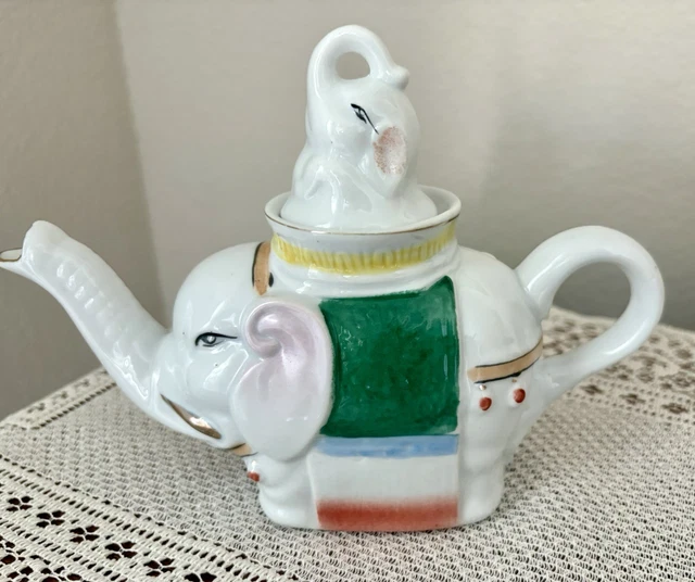 Théière en forme d'éléphant noir glacé en céramique
