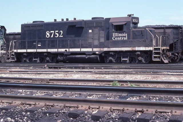 H: Original Slides (54) Misc IC Illinois Central Black 8701-8753 Series GP11's