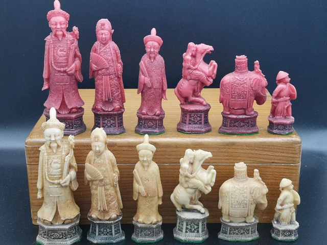 Jeu D'échecs Asiatique En Bois Sculpté + Backgammon – Vintage, Très Bon état