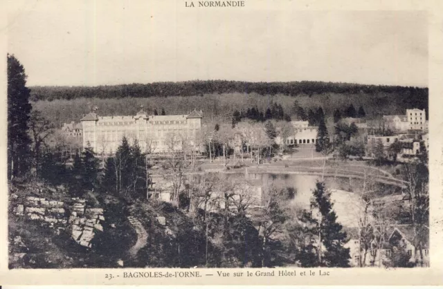 Cpa La Normandie Bagnoles De L'ornes View Of The Grand Hotel Et Le Lake