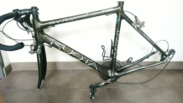 Cadre Velo Taille 56 CADRE DE VELO Course Carbone Taille 56 EUR
