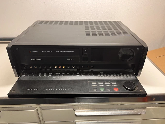 Grundig GV280S High-End DIGITAL Super-VHS Video Recorder DEFEKT.