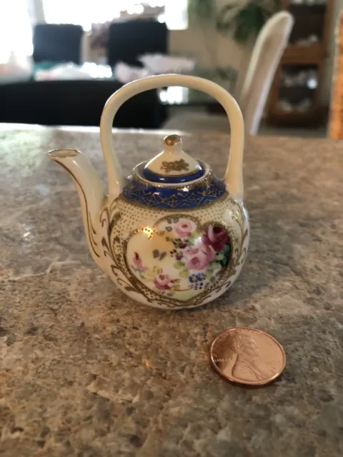 Japanese Miniature Teapot, Porcelain. Hand Painted Vintage/Antique. Nice